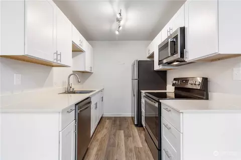 12333 33rd Ave NE, Seattle, WA 98125