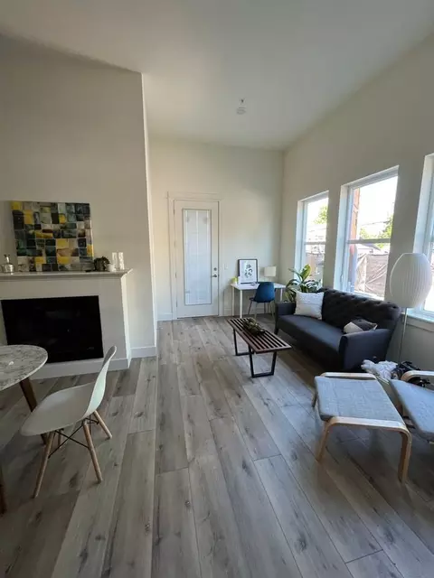5980 E Burnside St, Portland, OR 97215