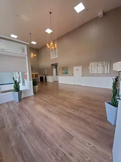 406 W Main St, Medford, OR 97501