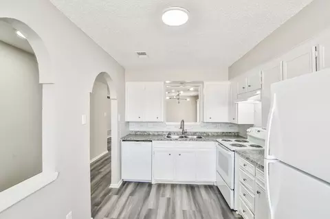 5128 Aberdeen Ave, Lubbock, TX 79414