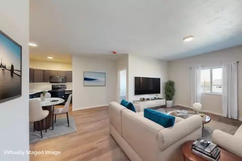 310 N Maple Ave, Hartford, SD 57033