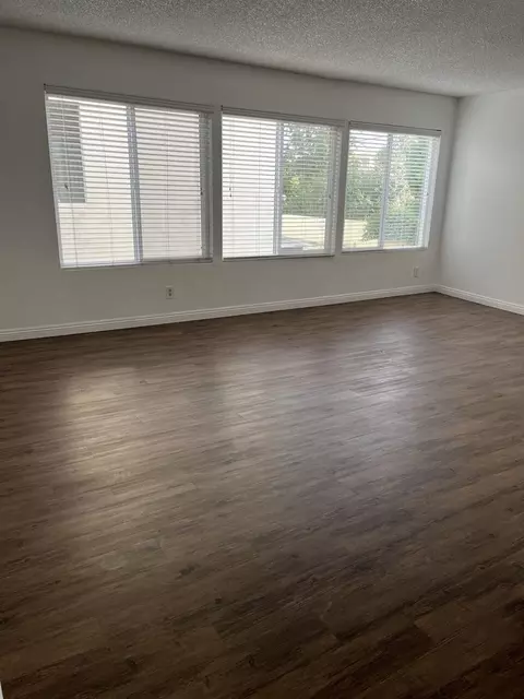 17440 Burbank Blvd, Encino, CA 91316
