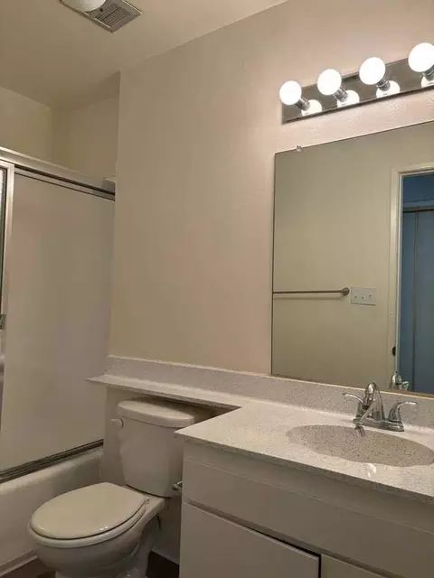 10558 Eastborne Ave, Los Angeles, CA 90024
