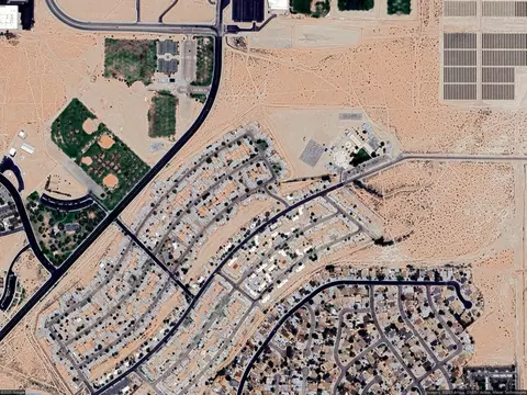 401 Oasis Dr, Ridgecrest, CA 93555 photo 2