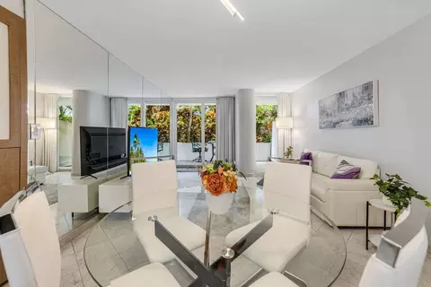 1717 N Bayshore Dr, Miami, FL 33132