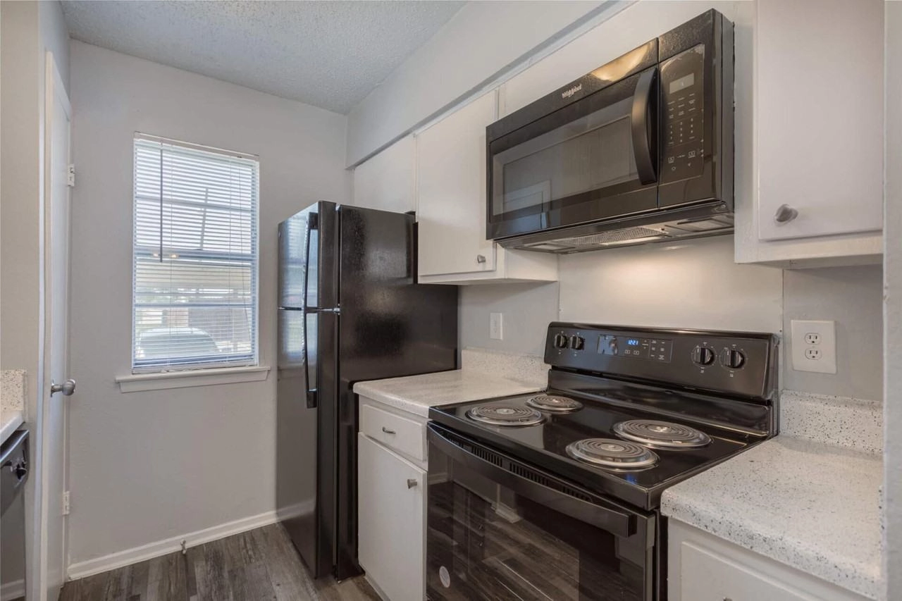  805 Central Dr, Bedford, TX 76022 photo 14