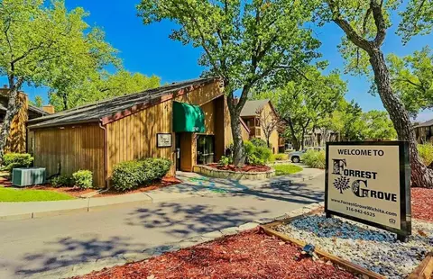 6747 W Par Ln, Wichita, KS 67212