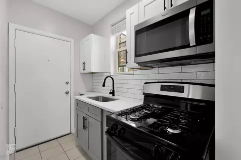5952 W Superior St, Chicago, IL 60644