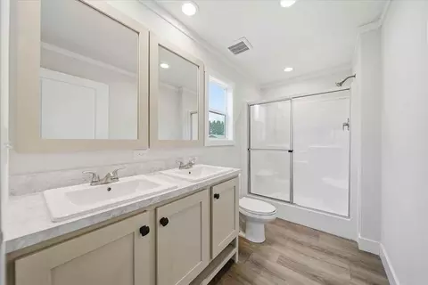 2102 24th St NE, Hickory, NC 28601