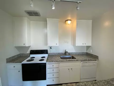1901 Garden Dr, Burlingame, CA 94010