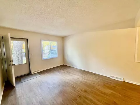 3718 Groveland Ave SW, Wyoming, MI 49519