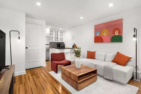 200 E 11th St, New York, NY 10003