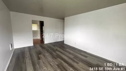 5917 SE Powell Blvd, Portland, OR 97206