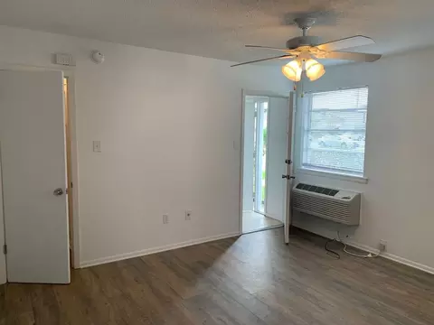 105 Raspberry St, Metairie, LA 70005