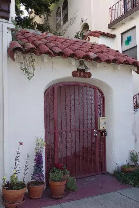 886 Cleveland St, Oakland, CA 94606