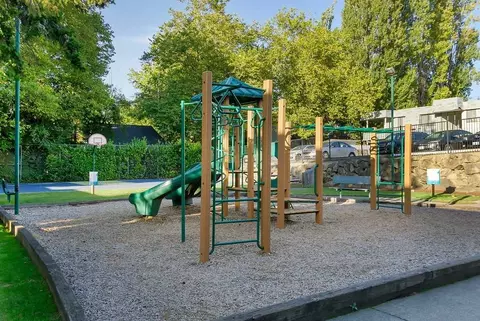 13808 NE 12th St, Bellevue, WA 98005 photo 7