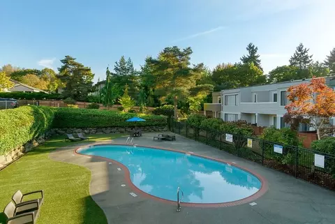 13808 NE 12th St, Bellevue, WA 98005 photo 2