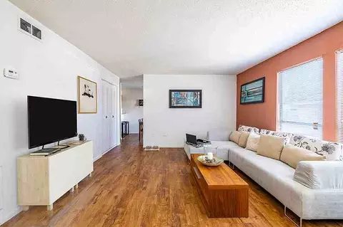 5008 Sierra Pl, Tampa, FL 33617 photo 5