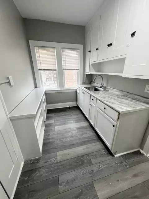 2704 Mayfield Rd, Cleveland Heights, OH 44106