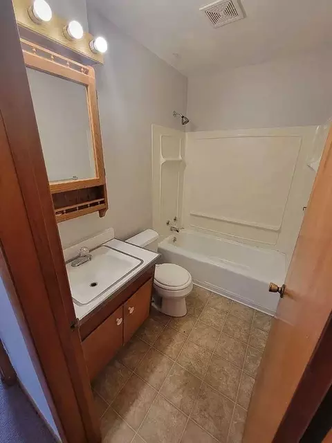 335 Elder St, Dike, IA 50624 photo 4
