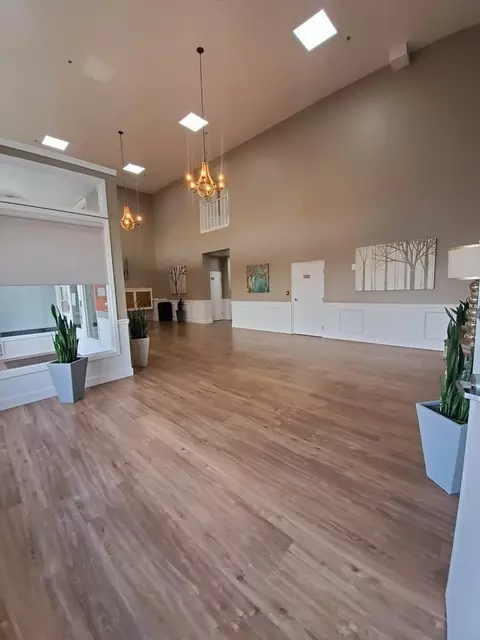 406 W Main St, Medford, OR 97501