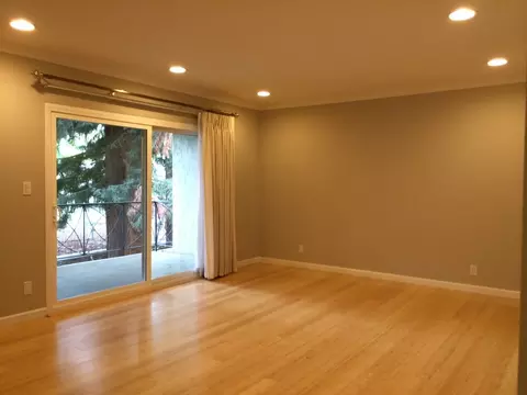 1010 Noel Dr, Menlo Park, CA 94025
