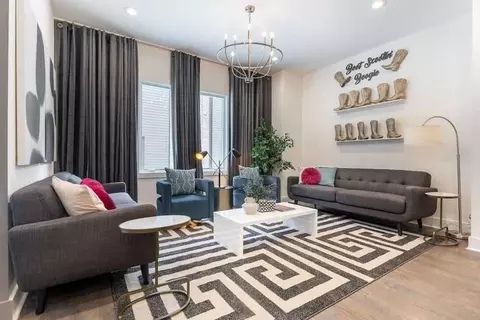 W End Ave, Nashville, TN 37203