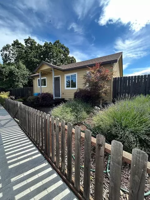1082 1086 Dutton Ave, Santa Rosa, CA 95407