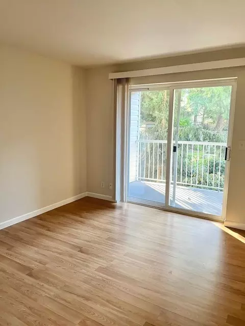 12329 Roosevelt Way NE, Seattle, WA 98125