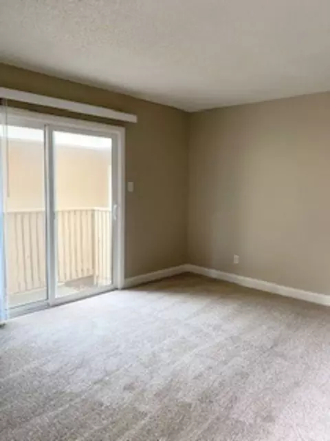 5971 Lake Crest Way, Sacramento, CA 95822