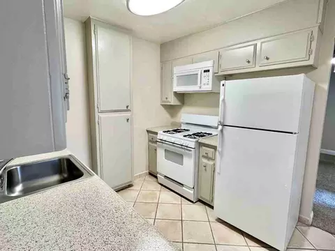 5971 Lake Crest Way, Sacramento, CA 95822