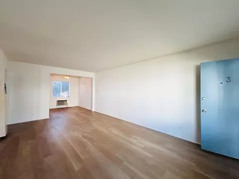 14600 Wyandotte St, Los Angeles, CA 91405
