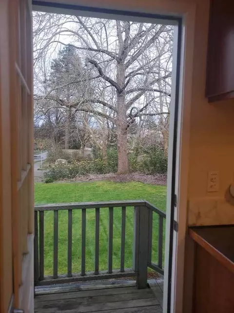 6416 58th Ave NE, Seattle, WA 98115