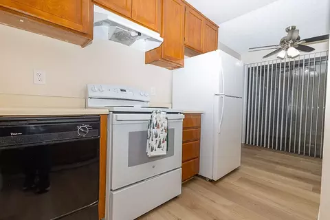 360 390 North San Antonio, Upland, CA 91786
