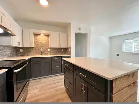 13555 SW Jenkins Rd, Cedar Hills, OR 97005 photo 9