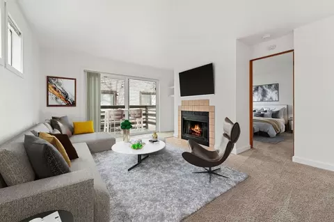 11249 NE 36th Pl, Bellevue, WA 98004