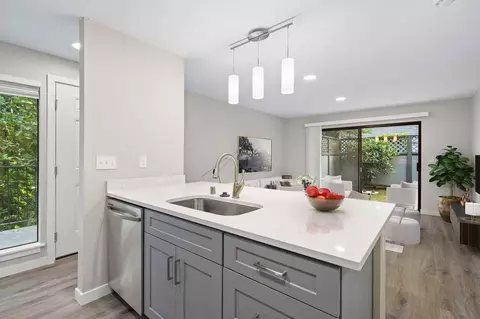 11249 NE 36th Pl, Bellevue, WA 98004