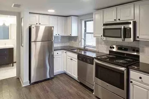 525 E Armour Blvd, Kansas City, MO 64109