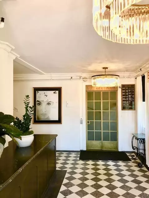 35 N Alboni Pl, Long Beach, CA 90802