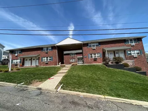 216 Mary St, Hackensack, NJ 07601