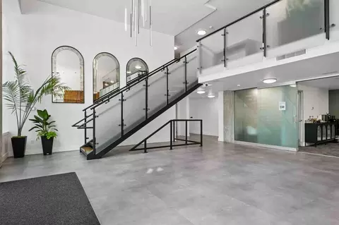 905 Dexter Ave N, Seattle, WA 98109 photo 3