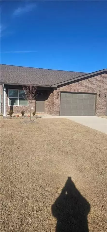 500 Mason Valley Rd, Bentonville, AR 72713