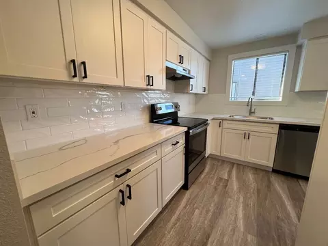 3109 NE 11th Pl, Renton, WA 98056
