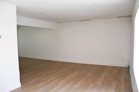 994 Valencia St, Costa Mesa, CA 92626 photo 3