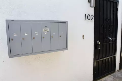 994 Valencia St, Costa Mesa, CA 92626 photo 2