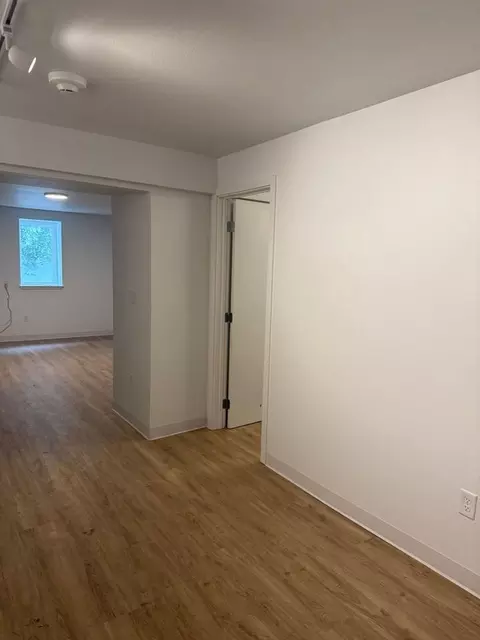 4711 University Ave, Cedar Falls, IA 50613 photo 2