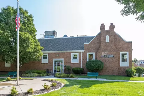 11766 Wakeley Plz, Omaha, NE 68154
