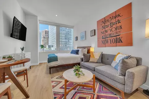 200 E 11th St, New York, NY 10003