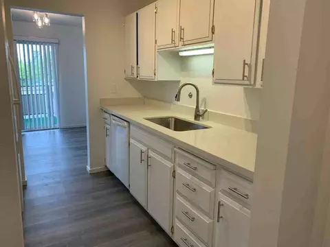 604 NE 165th St, Shoreline, WA 98155