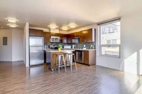 905 Dexter Ave N, Seattle, WA 98109 photo 3